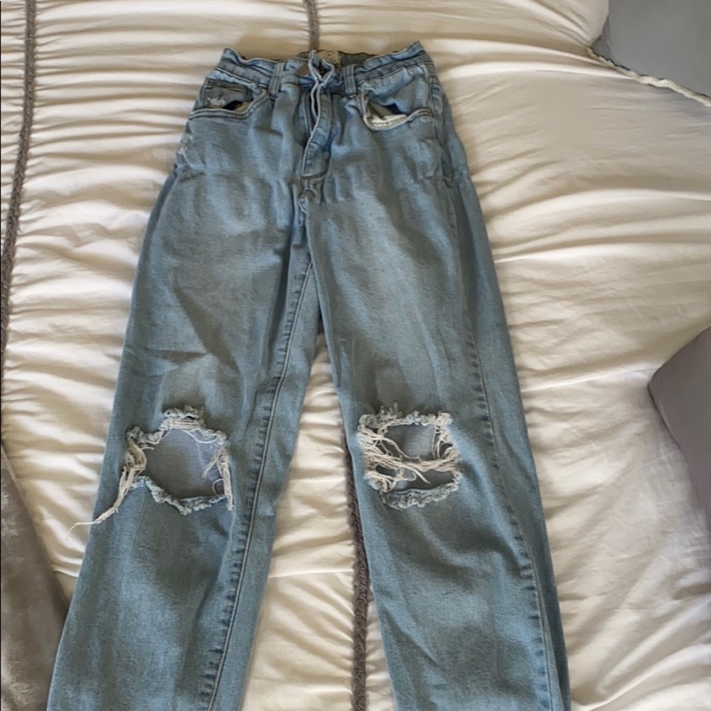 Cotton on high 90’s mom jeans